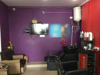 For Sale: Bengaluru based well running ladies beauty salon and spa.