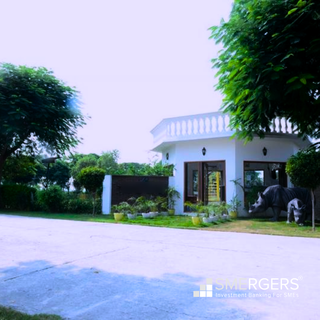 For Sale: Resort with club, rooms & bar in a village that has beautiful nature.