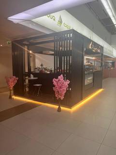 Estbalished restaurant in a high footfall area, ideal for family, tourist, students and proffessionals.