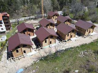 Resort with 8 houses that have yet to start operations seeking investment to complete construction.