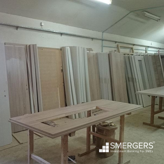 Manufacturer of interior doors with a production capacity of 1,200 doors per year.