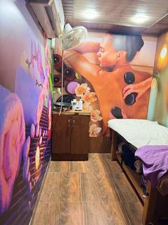 Own a spacious beauty salon with consistent customer traffic in Noida.