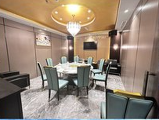 Large scale Asian comprehensive restaurant serving customers from all over the world!