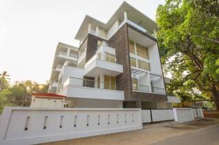 Boutique apartment hotel with 21 units and 75% occupancy rate, seeking strategic hospitality buyer.