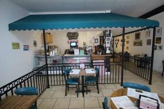 Veg and non-veg restaurant in Sylacauga, Alabama receiving around 100-150 customers on a daily basis.