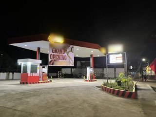 Established fuel station with commercial spaces seeking managing/operating partner investor.