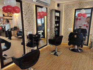 For Sale: Complete beauty salon set up in Surat on attractive valuation.