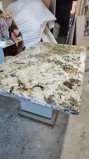 Delhi-based luxury furniture manufacturer specializing in customized dining and center tables for premium clients.