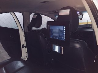 In-taxi advertising platform connecting brands and urban travelers, having more than 8 clients.