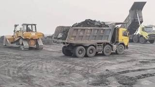 Company supplying trucks to construction industry clients seek a loan.