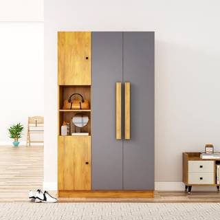 One of the leading D2C brand in online furniture selling on Amazon and Flipkart.