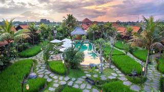 Resort with 9 bungalows and swimming pools for sale in Ubud, Bali.