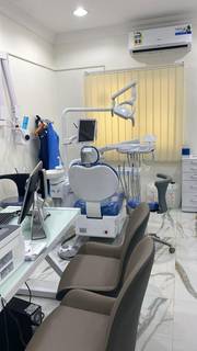 Medical center with general practice, dental clinic, Obgyn, advanced medical laboratory, and pharmacy seeks loan.