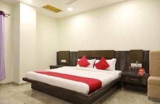 Hotel business with 32 rooms, restaurant, and cloud kitchen in Nagur, for full sale.