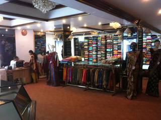 Conveniently located women's clothing retail outlet in Thiruvananthapuram is up for sale.