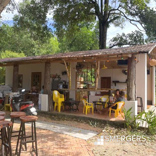 Restaurant with food cart, 30+ regulars and prime locality near Ong Lang beach.