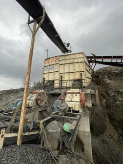 Licensed black stone crushing unit with 200 TPD capacity, supplying road and railway infrastructure contractors.