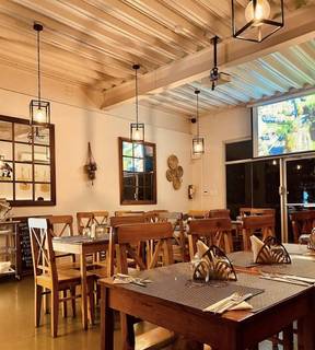 For Sale: Authentic Italian restaurant that offers freshly made food with exceptional customer service.