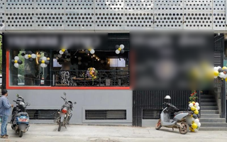For sale: Established franchised café in JP Nagar, serving coffee and bakery, with 50-seat capacity.