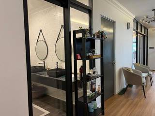 Beauty salon for sale in Malaysia with 2 chairs and no competitors in the region.