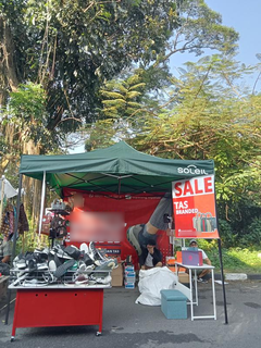 Business in Cilegon selling 10-20 apparel and accessories per day seeks funds for expansion.