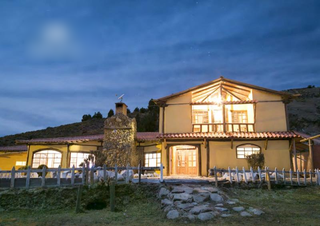 Lodge with dining business, at Quilotoa Lagoon which offers Andean lodging a unique accommodation way.