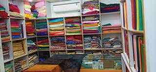 Lucknow-based women boutique wholesaler with a production capacity of 600 pieces every month.