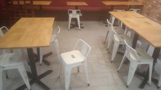 Franchisee of a popular Taiwanese café brand in Shah Alam mall with 90-100 daily transactions.