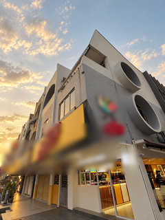 Equity stake available in a thriving Thai fast-food franchise with strong daily customer flow.