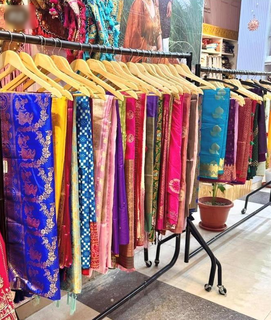 Women's fashion boutique and salon in Raghunathpur with established customer base and strong revenue potential.