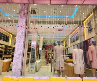 Men's ethnic wear brand with 2 retail stores in Gurugram and Delhi.