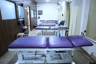 Established physiotherapy clinic with over 7 beds, experienced doctors seek funds to open new branches.