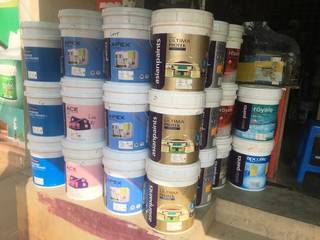 Business selling hardware tools and paints to 15 engineers and 45 contractors seeking investment.