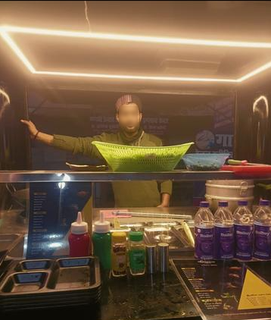 Thriving veg Chinese kiosk in Gorakhpur with high margins, 150+ footfall and INR 36L sales/year.