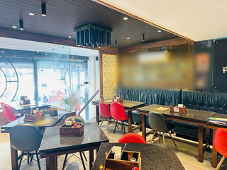 For sale: Restaurant with a seating capacity of 40 and 30 daily walk-ins.