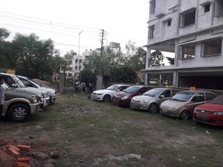 Used car dealership in Kolkata selling 20 cars per month.