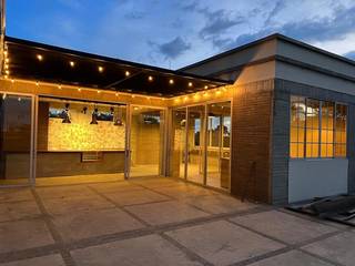 Acquire 110 sq. m. prime commercial property in Eje Cafetero ideal for F&B or service-oriented businesses.