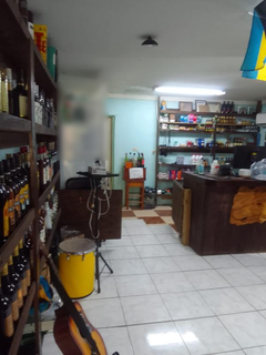 For sale: Wholesale liquor store in a tourist hub with high-foot traffic, 30 daily walk-ins.