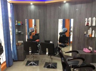 For Sale: Ladies' salon with 4 hair stations and waxing rooms in South Bangalore.