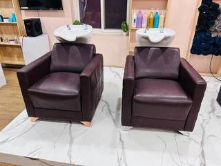 For Sale: International salon franchise with brand-new equipment which receives 10 customers in a day.