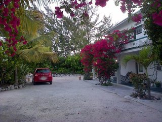 Guest house business located in Providenciales, with an occupancy rate of 80% throughout the year.