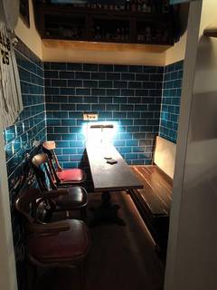 Irish pub in Rome with loyal clientele, turnkey operations, and strong profitability available for acquisition.
