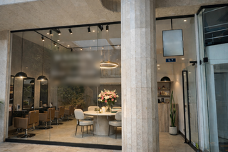 Premium beauty salon in North Bogotá with loyal clientele, strong branding, offered for full sale.