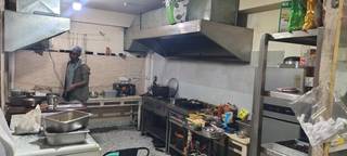 Profitable cloud kitchen with strong delivery ratings, 140+ daily orders, offered for full sale.