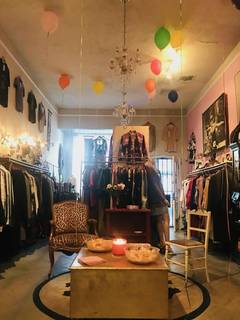 Rent a thriving women’s fashion store with $300K inventory, loyal clientele, and a 5-year lease.