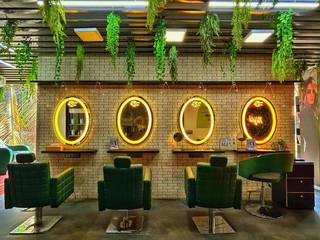 Acquire a well-established turnkey salon featuring a loyal clientele and talented, experienced staff.