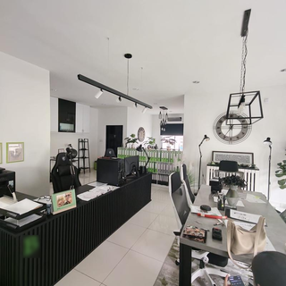Established construction company delivering private residential design, build, and maintenance services through trusted industry partnerships.
