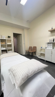 Fully equipped Helsinki beauty clinic for investment with growth potential in client services.