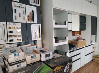 Bathroom fittings and hardware retail store with strong walk-in sales, seeks inventory and product expansion.