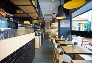 Profitable Italian restaurant in Singapore serving pizza and pasta from a high-traffic, established F&B location.